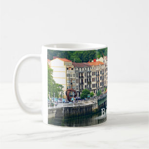 Bilbao. Stadtbild mit Fluss Kaffeetasse