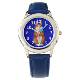 Bild des lächelnden niedlichen braunen armbanduhr