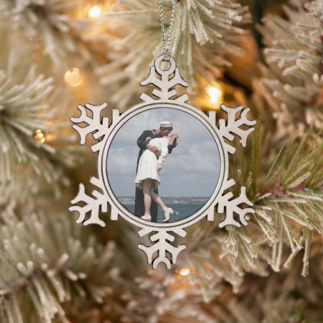 Bildhauerei bedingungslos Kapitulation San Diego Schneeflocken Zinn-Ornament (Baum)