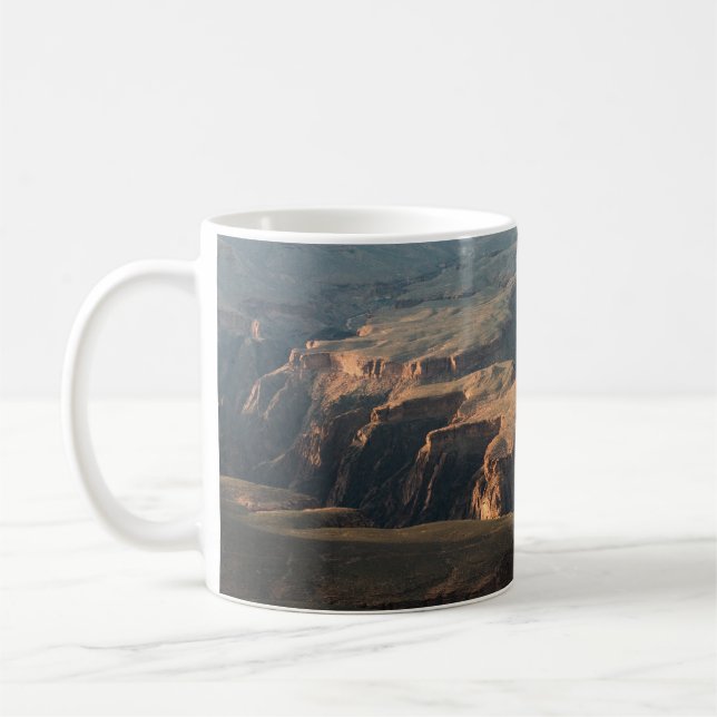 BILDUNG VON BROWN UND GRAUEN KAFFEETASSE (Links)