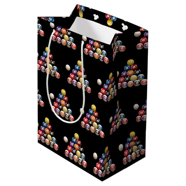 Billiard Balls auf schwarz Mittlere Geschenktüte (Rückseite Schrägansicht)