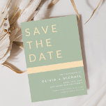 Billiges Grün Save the Date Elegantes Gold<br><div class="desc">Budget Hochzeit Elegant Sage Green und Gold speichern Sie die Datumskarten. Die Save the Date-Karten enthalten eine moderne,  handgeschriebene,  kursive Schriftzeichen-Typografie,  die elegant,  einfach und modern nach einem einfachen Hochzeitstag-Fest zu verwenden sind.</div>