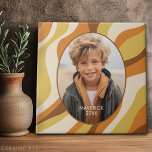 Bio Line Abstrakt Art - 1 Foto - Honey Colors Fliese<br><div class="desc">Eine Bio abstrakte Linienkunst in warmen Gelb- und Brauntönen. Das moderne Design hebt Ihr LieblingsFoto hervor. Es enthält auch einen einfachen Schriftart für den Namen und ein abstraktes Kunstmuster. Wenn Sie etwas bewegen möchten, klicken Sie auf die Schaltfläche Anpassen, um Änderungen vorzunehmen.</div>