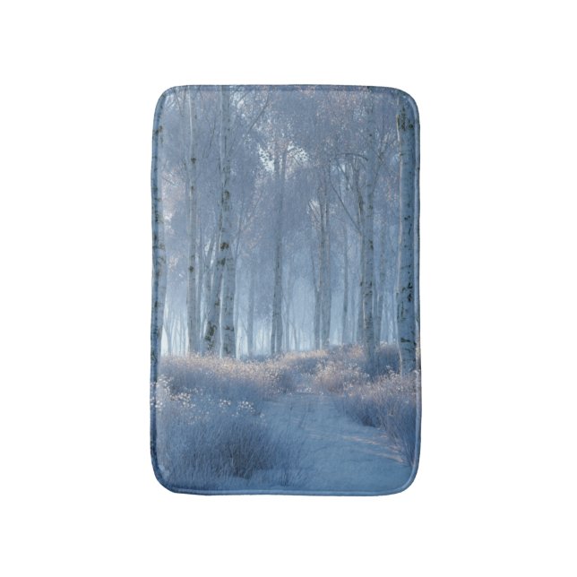 Birch Radiant Snow Forest  Badematte (Vorderseite Vertikal)