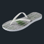 Birch Tree Forest Nature Flip Flops<br><div class="desc">Da die Birke eine Pionierart ist, ist sie ein Symbol für Wiedergeburt, neue Anfänge und Wachstum. Es ist ein heiliger Baum innerhalb der Mythologie der Kelte und man nimmt an, dass er sehr schützende Einflüsse hat.</div>