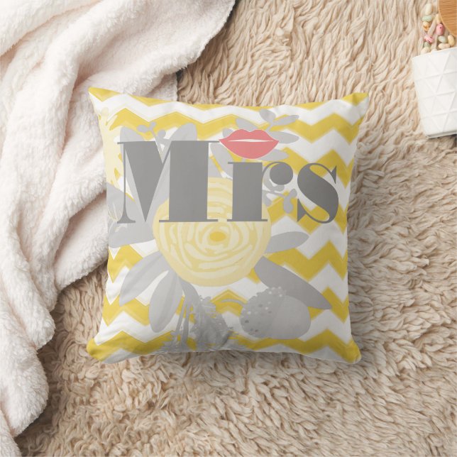 Birde Mrs Lips Gray Peach and Yellow Zig Zag Kissen (Decke)