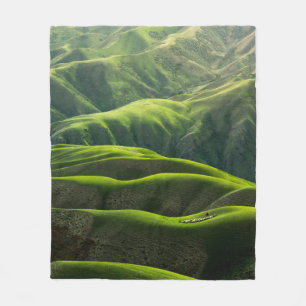 BIRD'S AUGENFOTOGRAPH DER GRÜNEN BERGE FLEECEDECKE