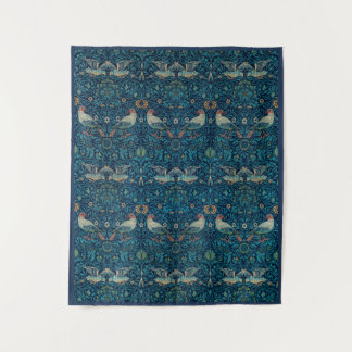 "Birds" von William Morris Blue Pattern Wandteppich