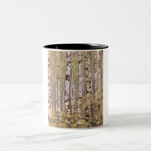 Birkenbäume in einem Wald (Roerich) Zweifarbige Tasse (Mittel)