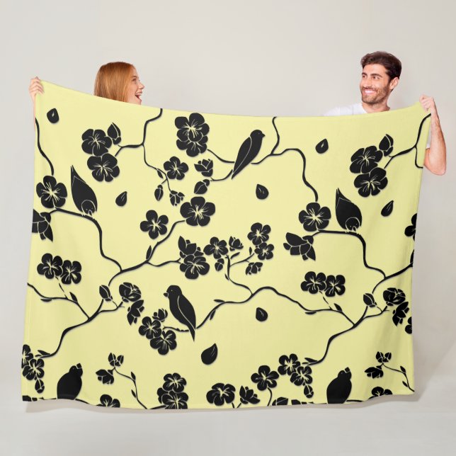 Birnen auf Kirschblüten Schwarz auf Zitronengelb Fleecedecke (Beispiel)
