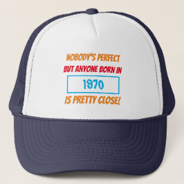 Birth Year Funny Niemand ist ein perfektes Geschen Truckerkappe