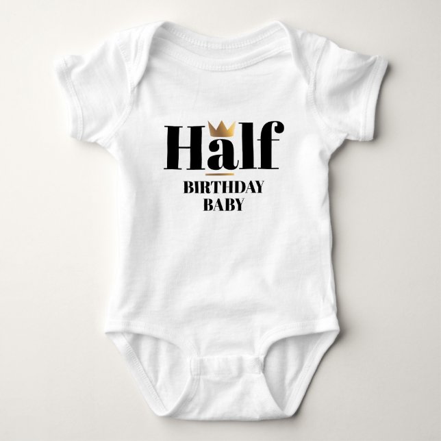 Birthday Baby Gold Crown Halbpension Baby Bodysu Baby Strampler (Vorderseite)