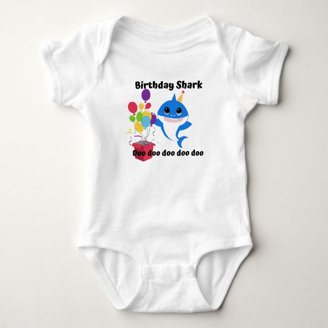Birthday Baby Shark Baby Strampler (Vorderseite)