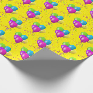 Birthday Balloons mit Konfetti auf gelb Geschenkpapier