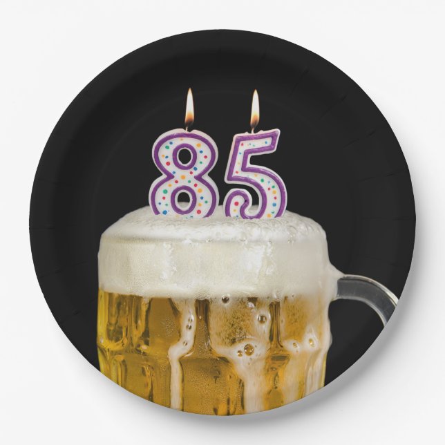 Birthday Beer auf schwarzer Papierplatte Pappteller (Vorderseite)