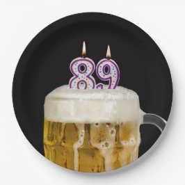 Birthday Beer auf schwarzer Papierplatte Pappteller