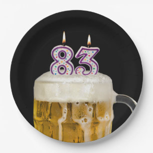 Birthday Beer auf schwarzer Papierplatte Pappteller