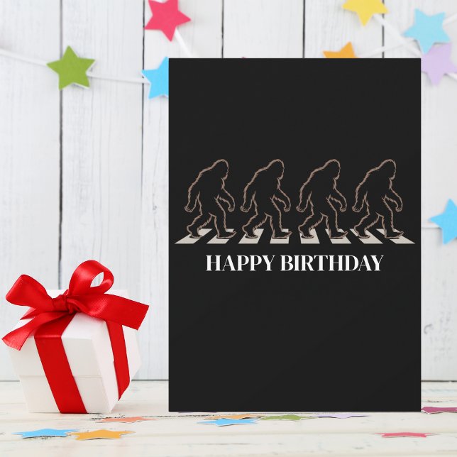 Birthday Bigfoot Silhouette Crossing Street Funny Einladung (Von Creator hochgeladen)