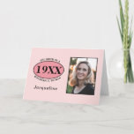 Birthday Foto Template Hübsch Pink Girly Elegante Karte<br><div class="desc">Personalisierter Geburtstag Grußkartenvorlage zur Feier der "Geburt einer wunderbaren Frau". Fügen Sie den Namen,  das Jahr und das Foto mit unserer einfachen Vorlage hinzu. Wir haben auch eine Reihe von Geschenken und Party-Vorräten,  um zu entsprechen.</div>