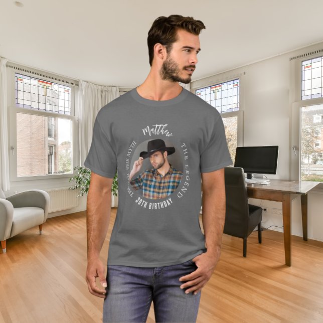 Birthday Graue Foto Mann Mythos Legende T-Shirt (Von Creator hochgeladen)