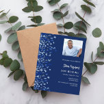 Birthday Marine Blue Foto Konfetti Luxus Einladung<br><div class="desc">Modernes,  elegantes und einladendes Hotel. Ein marineblauer blauer Hintergrund mit blauen Konfetti. Personalisieren und fügen Sie Foto,  einen Namen und Party Details. Weißer Text.</div>