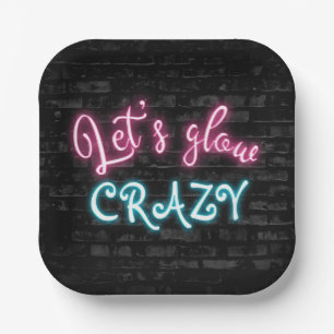 Birthday Neon Glow Sign auf Brick Pappteller