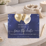 Birthday Party Marine Blue Gold Save the Date Kart<br><div class="desc">Ein trendiger Save the Date für eine 18. Geburtstagsfeier (oder eine Geburtstagsfeier jeden Alters). Ein marineblau unebenfarbiger Hintergrund. Der goldene Glitzer und die goldenen Ballons sind mit blauen und Imitaten dekoriert. Der Text: Save the Date ist mit einem großen angesagten,  handgeschriebenen Stilskript geschrieben.</div>