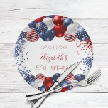 Birthday patriotic USA Rot-Weiß-Flagge Pappteller<br><div class="desc">Für eine 50. Geburtstagsfeier (oder jedes Alter). Weißer Hintergrund. Mit patriotischen bunten Ballons in Rot-Blau und Weiß dekoriert. Blau-rote Glitzern. Personalisieren und fügen Sie Datum,  Namen und Alter hinzu.</div>