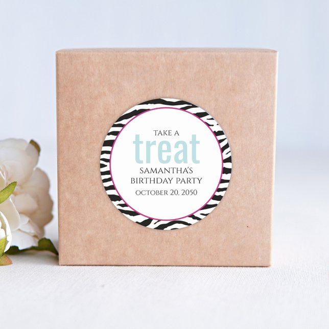 Birthday Simple Minimalistisch Modern Animal Print Runder Aufkleber (Von Creator hochgeladen)