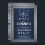 Birthday Überraschung Party Shhh! Elegant Navy Blu Save The Date<br><div class="desc">Kannst du ein Geheimnis behalten haben? Laden Sie Familie und Freunde zu einer eleganten und aufregenden Überraschung Geburtstagsfeier mit maßgeschneiderten marineblau und Imitats silberne Folie Save the Date Party Einladungen. Alle Formulierungen auf dieser Vorlage ist einfach zu personalisieren, einschließlich der Nachricht, dass "Shhh! Es ist ÜBERRASCHEND." Das Design besticht durch...</div>