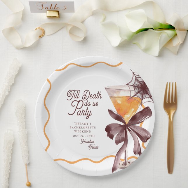 Bis Death Bow Cocktail Halloween Bachelorette Pappteller (Hochzeit)