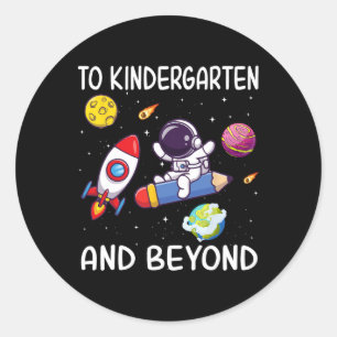 Bis zum Kindergarten und darüber hinaus Astronaut Runder Aufkleber