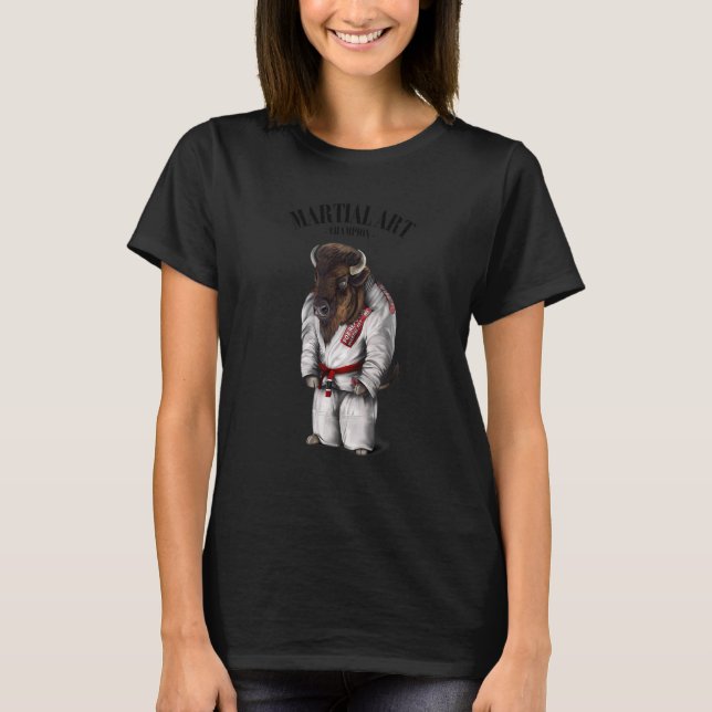 Bison Bull Judo Karate Master in White Judogi T-Shirt (Vorderseite)