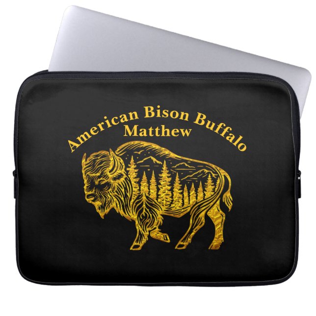 Bison in einer Walddarstellung Laptopschutzhülle (Vorderseite)