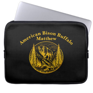 Bison Stehend stolz in einer natürlichen Landschaf Laptopschutzhülle