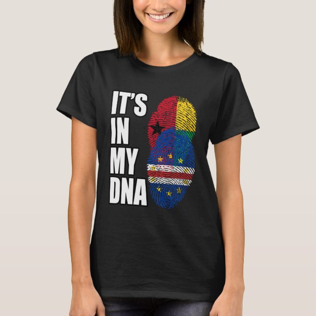 Bissau Guinean And Cabo Verdean Mix DNA Flag Herit T-Shirt (Vorderseite)