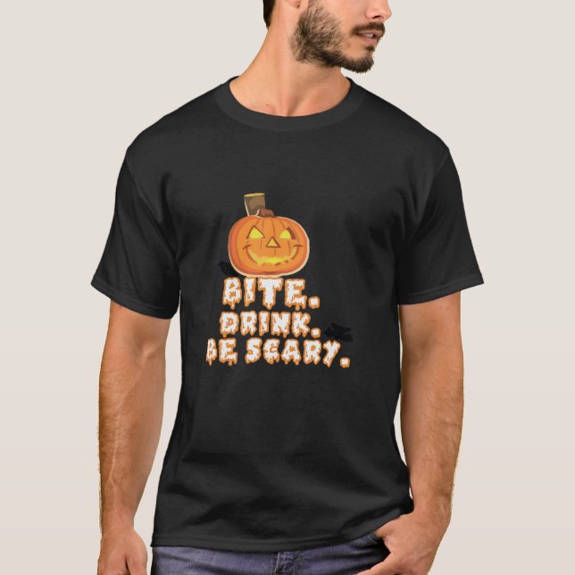 Bite Drinks Beängstigend Halloween T-Shirt (Vorderseite)