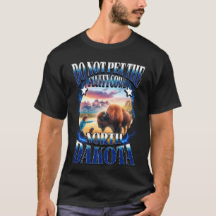 Bitte nicht die flauschigen Kühe streicheln North  T-Shirt