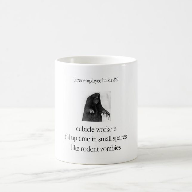 Bitterer AngestellterHaiku #9 Kaffeetasse (Mittel)