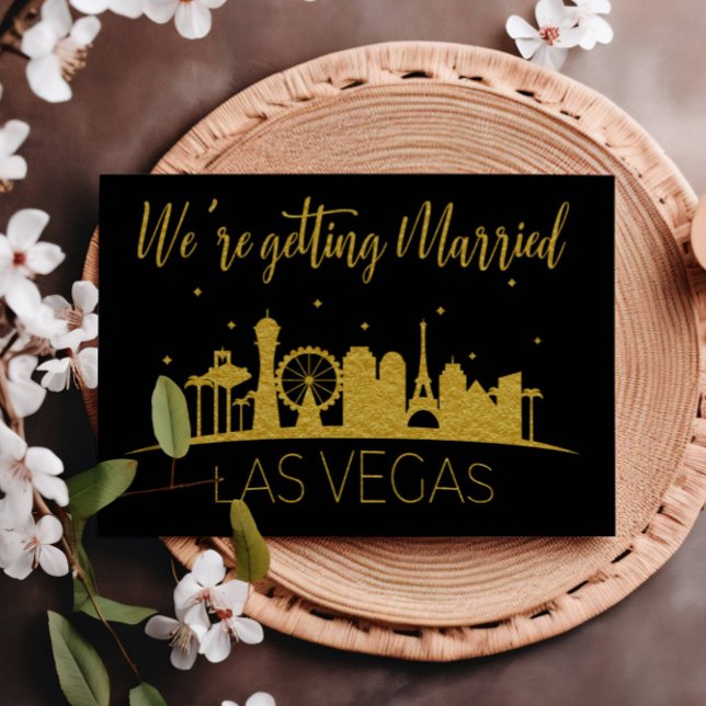 Black and Gold Las Vegas Silhouette Hochzeit Einladung (Von Creator hochgeladen)