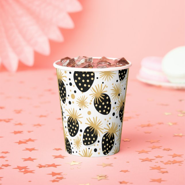 Black and Gold Strawberry Pattern Pappbecher (Insitu)