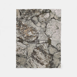 Black and gray stone fragment fleecedecke