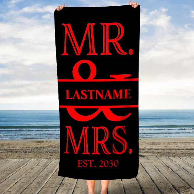 Black and Red Mr. Mrs. Personalisiert Strandtuch (Von Creator hochgeladen)