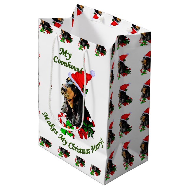 Black and Tan Coonhound Weihnachten Mittlere Geschenktüte (Vorderseite Schrägansicht)
