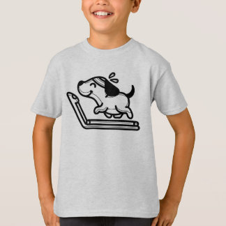 BLACK AND WHITE #57 - Ein Hund im Fitnessraum T-Shirt