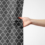 Black And White Latticework, Quatrefoil, Trellis Schal<br><div class="desc">Elegant,  stylish and sophisticated Moroccan trellis pattern in black color. Modern and trendy gift,  perfekt for the latticework lover in your life.</div>