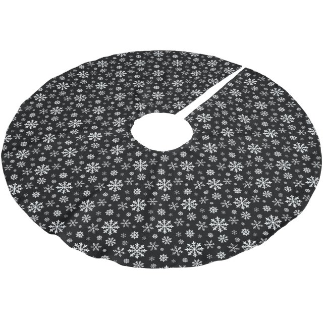 Black And White Modern Winter Snowflakes Pattern Polyester Weihnachtsbaumdecke (Schrägansicht)
