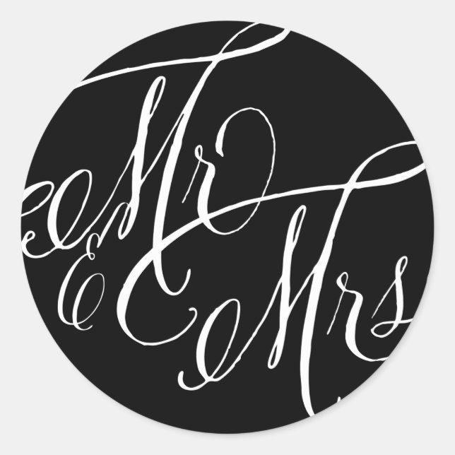 Black and White Mr. & Mrs. Elegant Script Wedding Runder Aufkleber (Vorderseite)