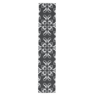Black and white seamless pattern on  table runner mittelgroßer tischläufer