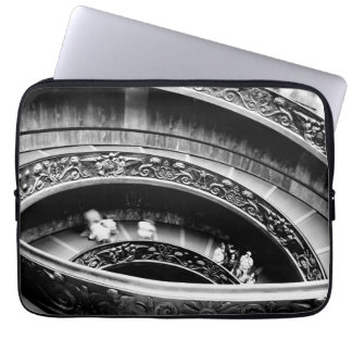 Black and White Spiral Staircase Laptopschutzhülle
